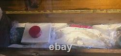 New ABERCROMBIE AND FITCH MINI GOLF COURSE AND PUTTERS NEW IN BOX