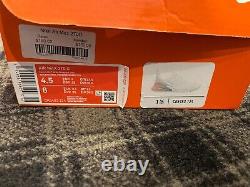 Women's New With Box Nike Air Max 270 G Golf Shoes Size 6